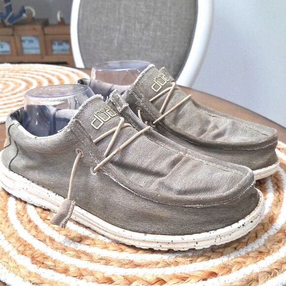 Hey Dude Men's Wally Stretch Slip On Comfort Loafers Casual Shoes Beige Size 9 - Picture 1 of 9